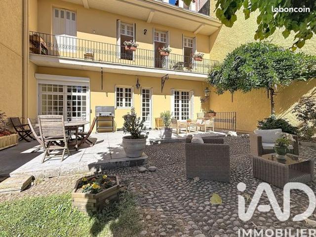 Maison 9 pièces 266 m²