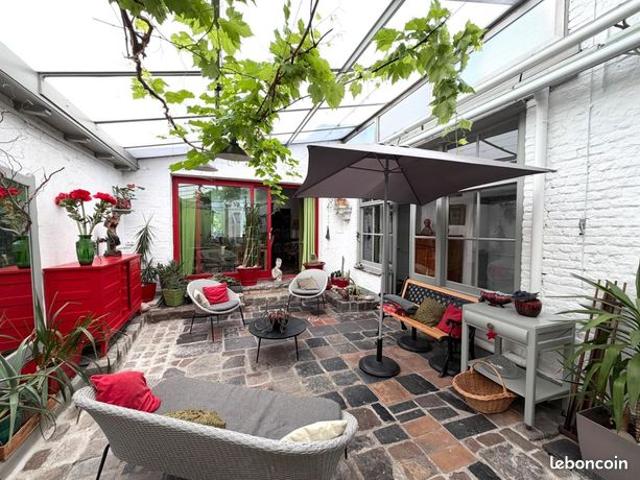 Maison 9 pièces 267 m²