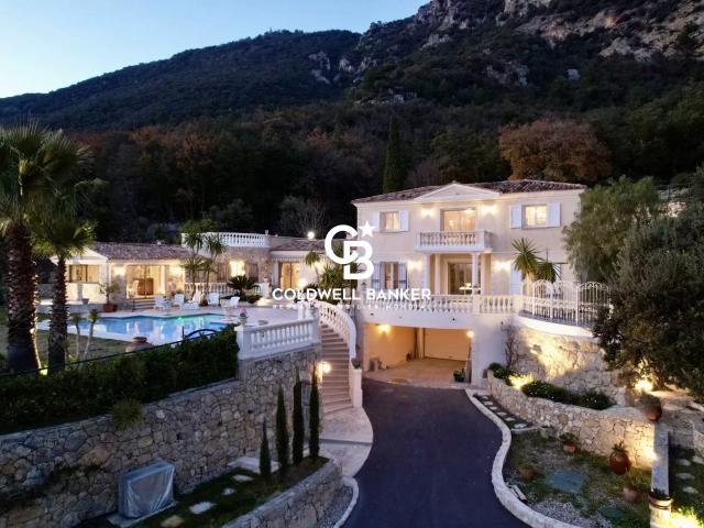 Maison 9 pièces 267 m²