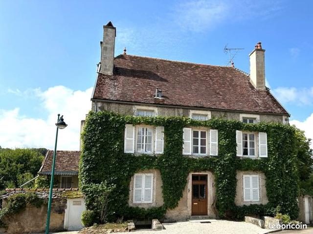 Maison 9 pièces 267 m²