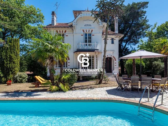 Maison 9 pièces 267 m²