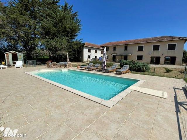 Maison 9 pièces 268 m²