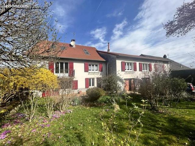 Maison 9 pièces 268 m²