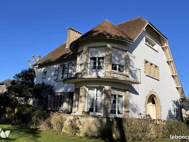 Maison 9 pièces 268 m²
