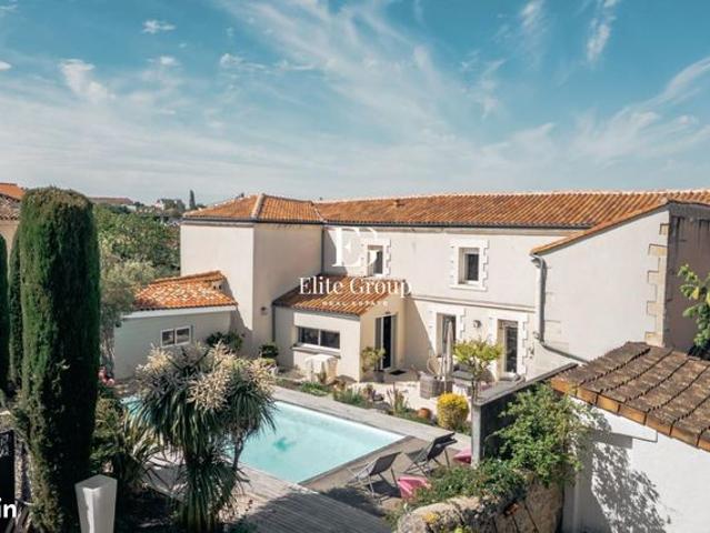 Maison 9 pièces 268 m²