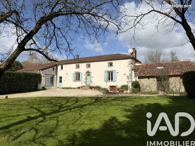 Maison 9 pièces 268 m²