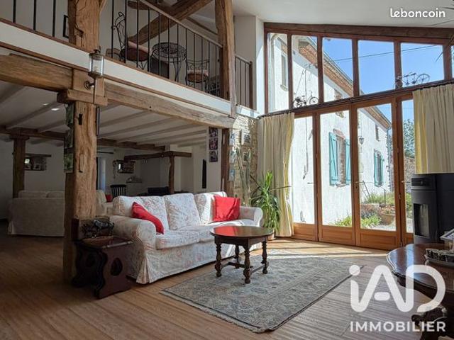 Maison 9 pièces 268 m²