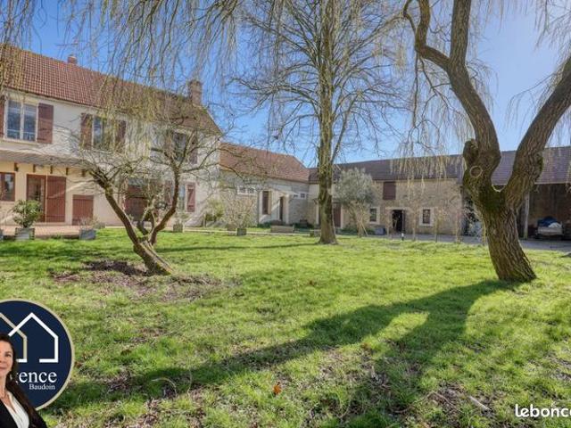 Maison 9 pièces 268 m²