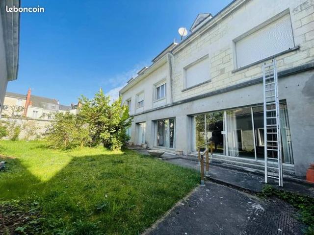 Maison 9 pièces 268 m²