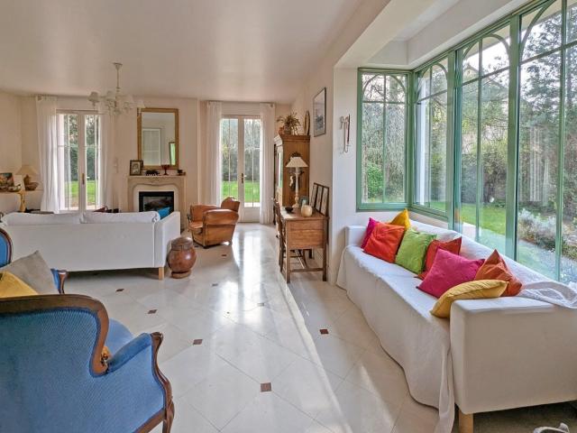 Maison 9 pièces 280 m²