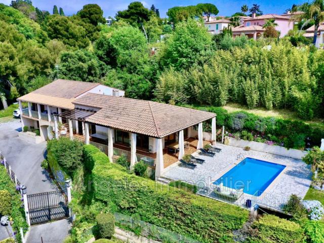Maison 9 pièces 269 m²
