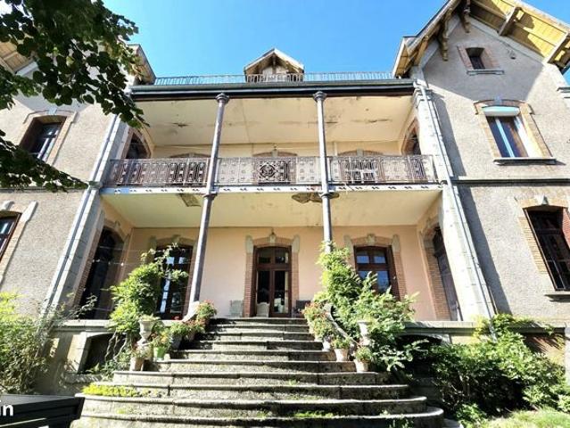 Maison 9 pièces 260 m²