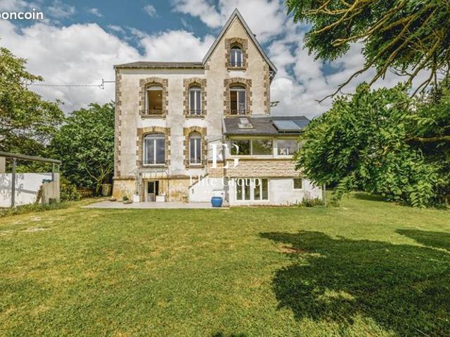 Maison 9 pièces 260 m²