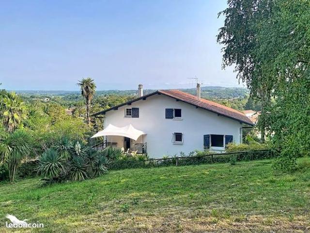 Maison 9 pièces 260 m²