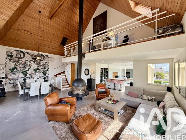 Maison 9 pièces 260 m²