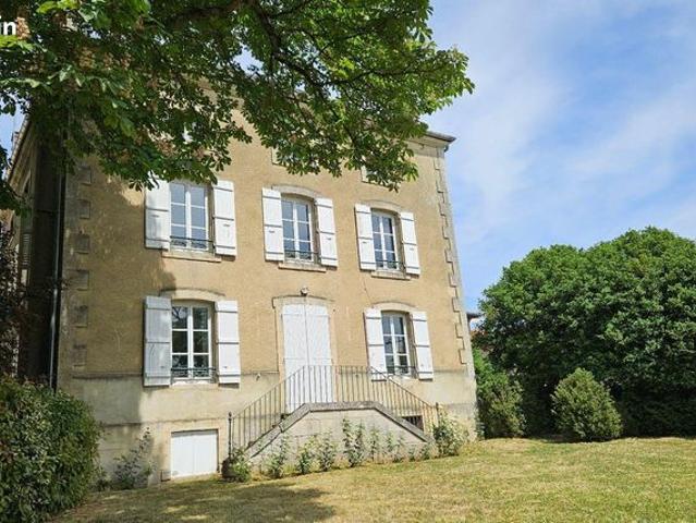 Maison 9 pièces 260 m²