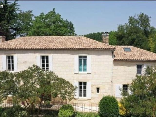 Maison 9 pièces 260 m²