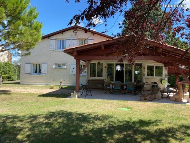 Maison 9 pièces 260 m²