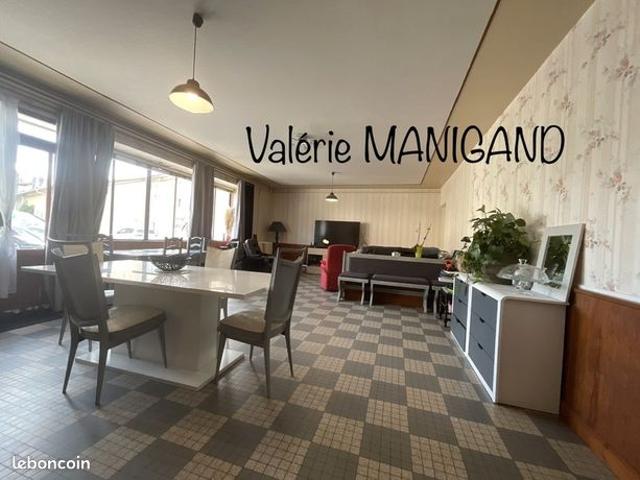 Maison 9 pièces 260 m²