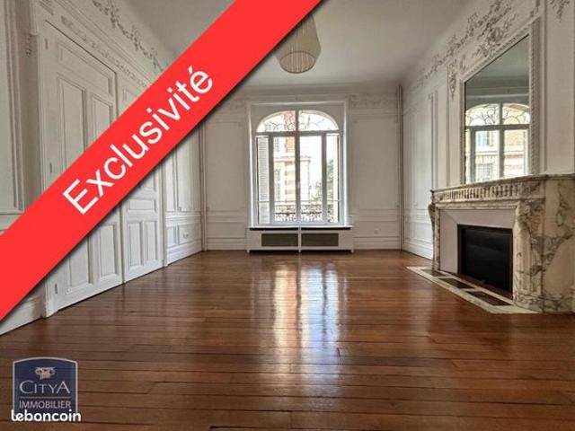 Maison 9 pièces 260 m²