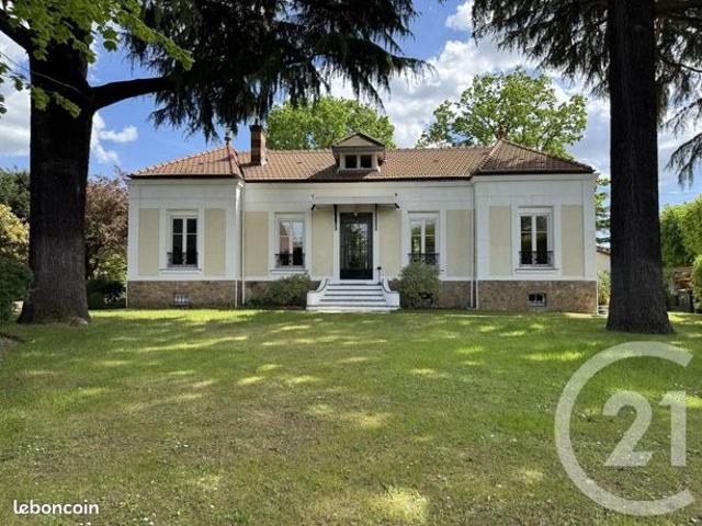 Maison 9 pièces 260 m²