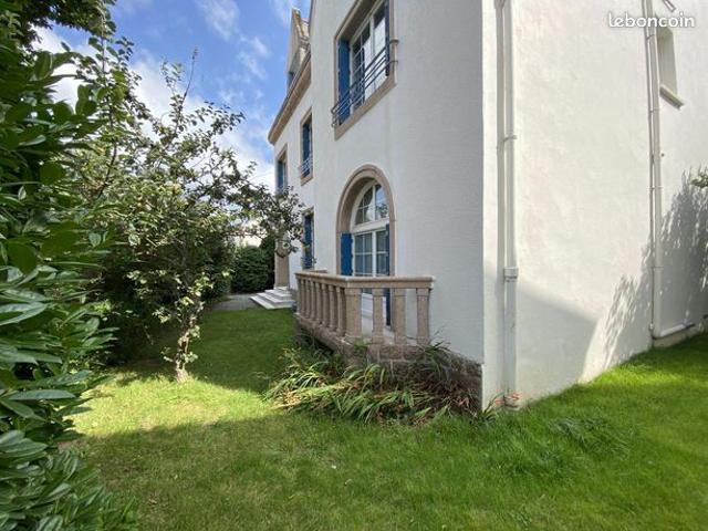 Maison 9 pièces 260 m²