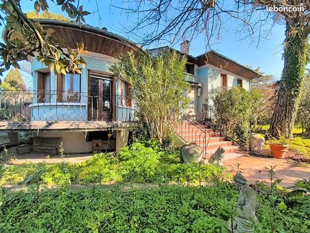Maison 9 pièces 260 m²
