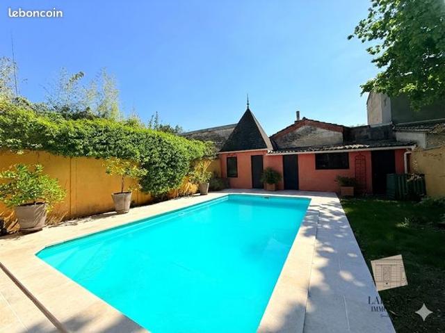 Maison 9 pièces 260 m²