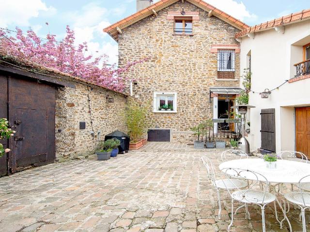 Maison 9 pièces 260 m²
