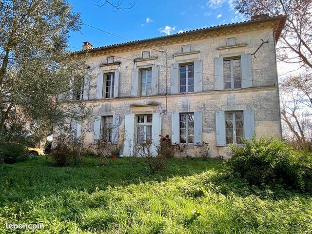 Maison 9 pièces 260 m²