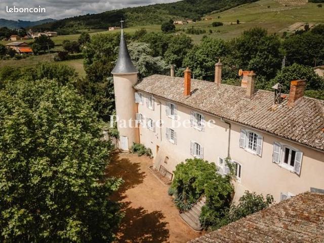 Maison 9 pièces 260 m²