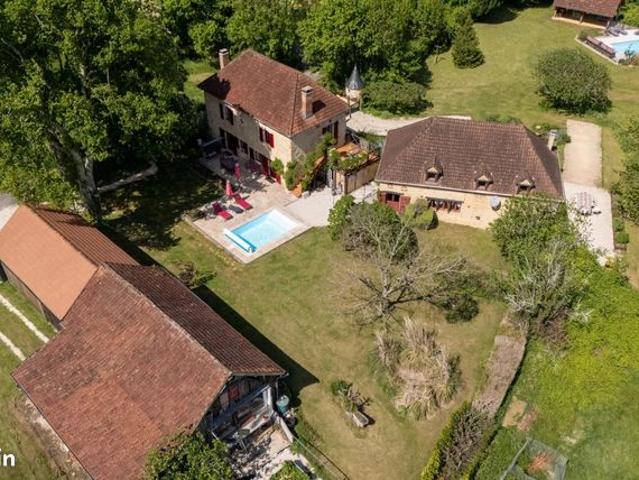 Maison 9 pièces 260 m²