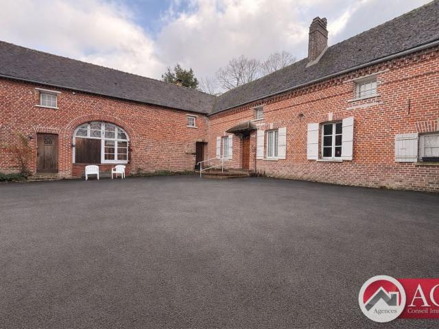 Maison 9 pièces 260 m²
