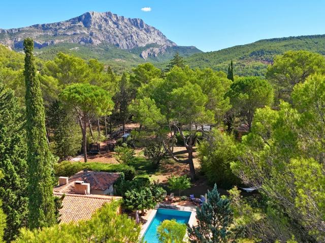 Maison 9 pièces 260 m²