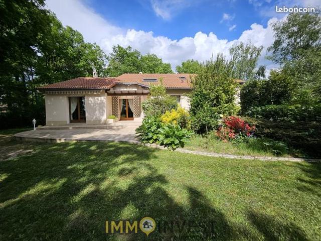 Maison 9 pièces 260 m²