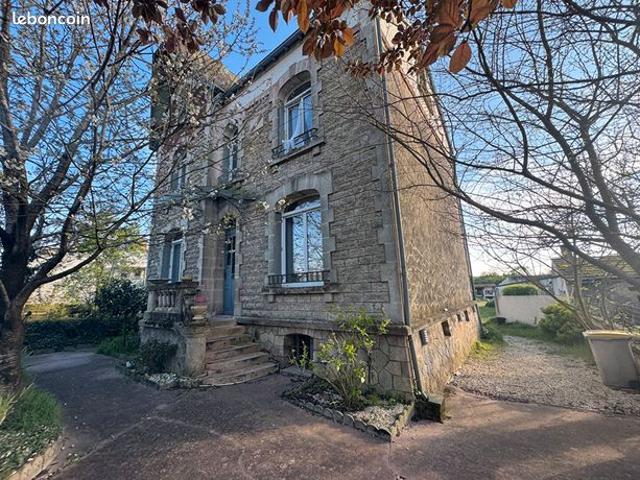 Maison 9 pièces 260 m²