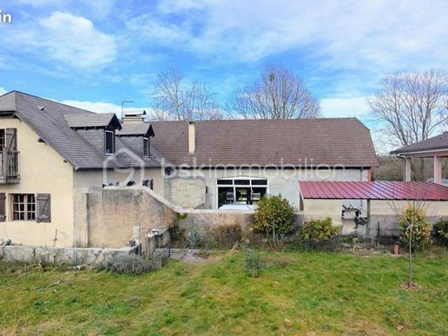 Maison 9 pièces 260 m²