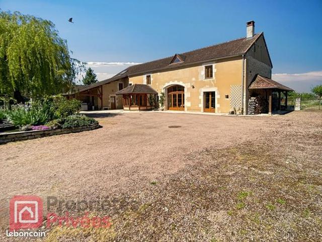 Maison 9 pièces 260 m²