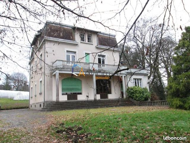 Maison 9 pièces 260 m²