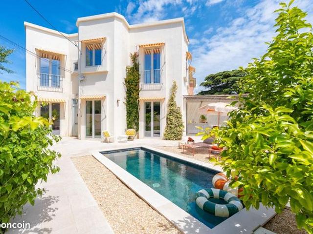 Maison 9 pièces 260 m²