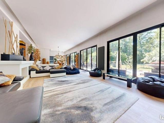 Maison 9 pièces 260 m²
