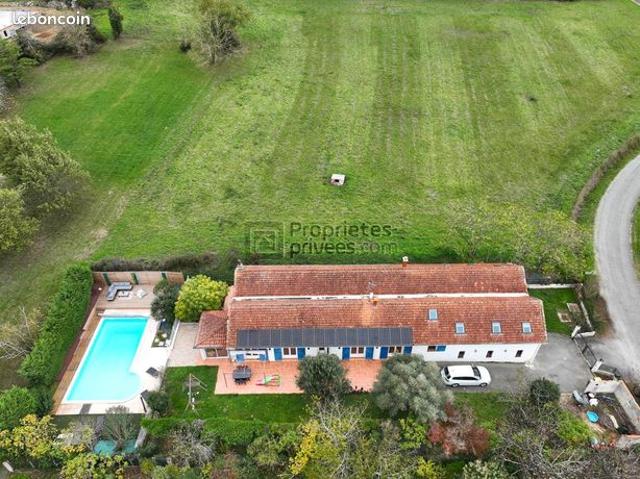 Maison 9 pièces 260 m²