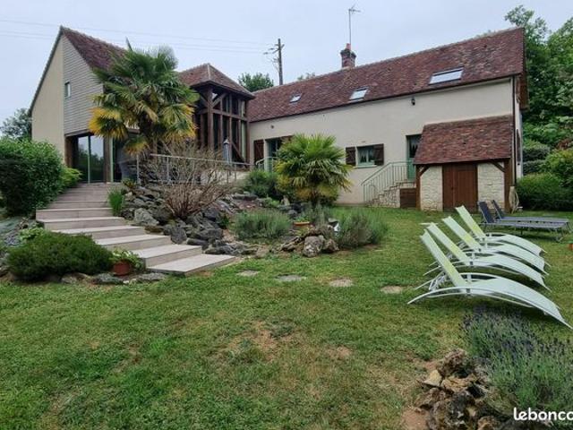 Maison 9 pièces 260 m²