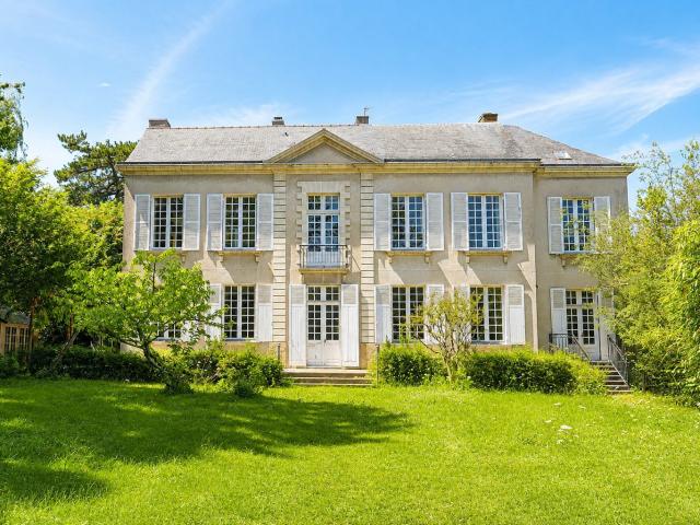 Maison 9 pièces 260 m²