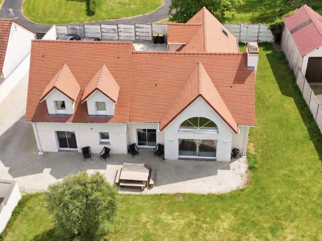 Maison 9 pièces 261 m²