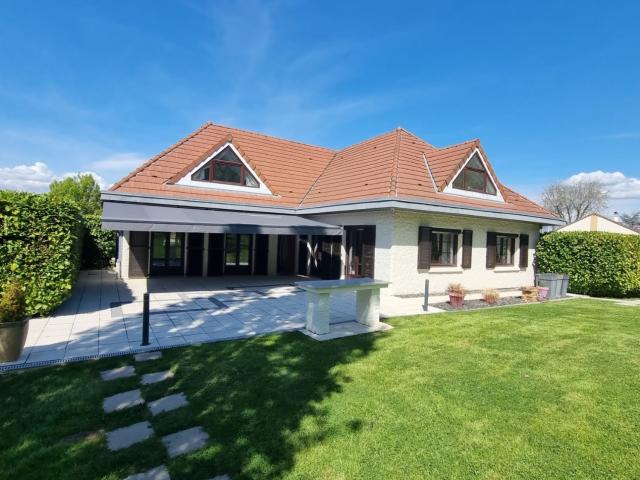 Maison 9 pièces 261 m²