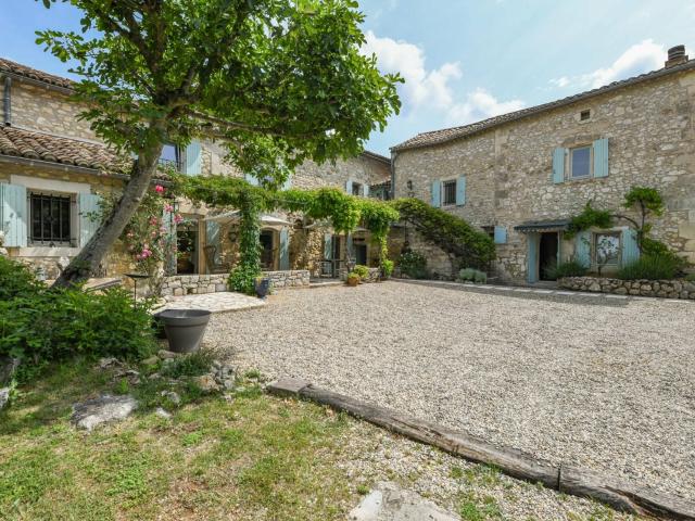 Maison 9 pièces 262 m²