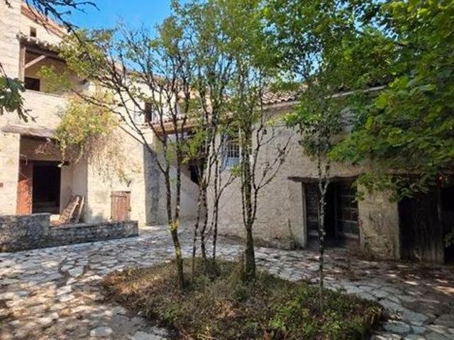 Maison 9 pièces 262 m²