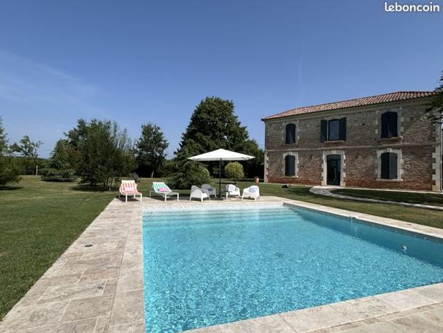 Maison 9 pièces 262 m²