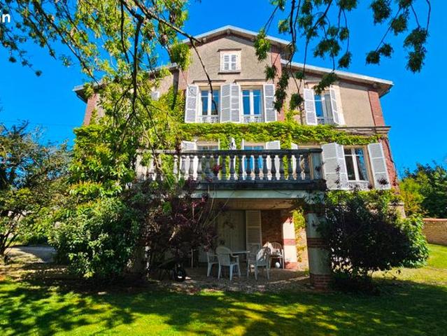 Maison 9 pièces 262 m²